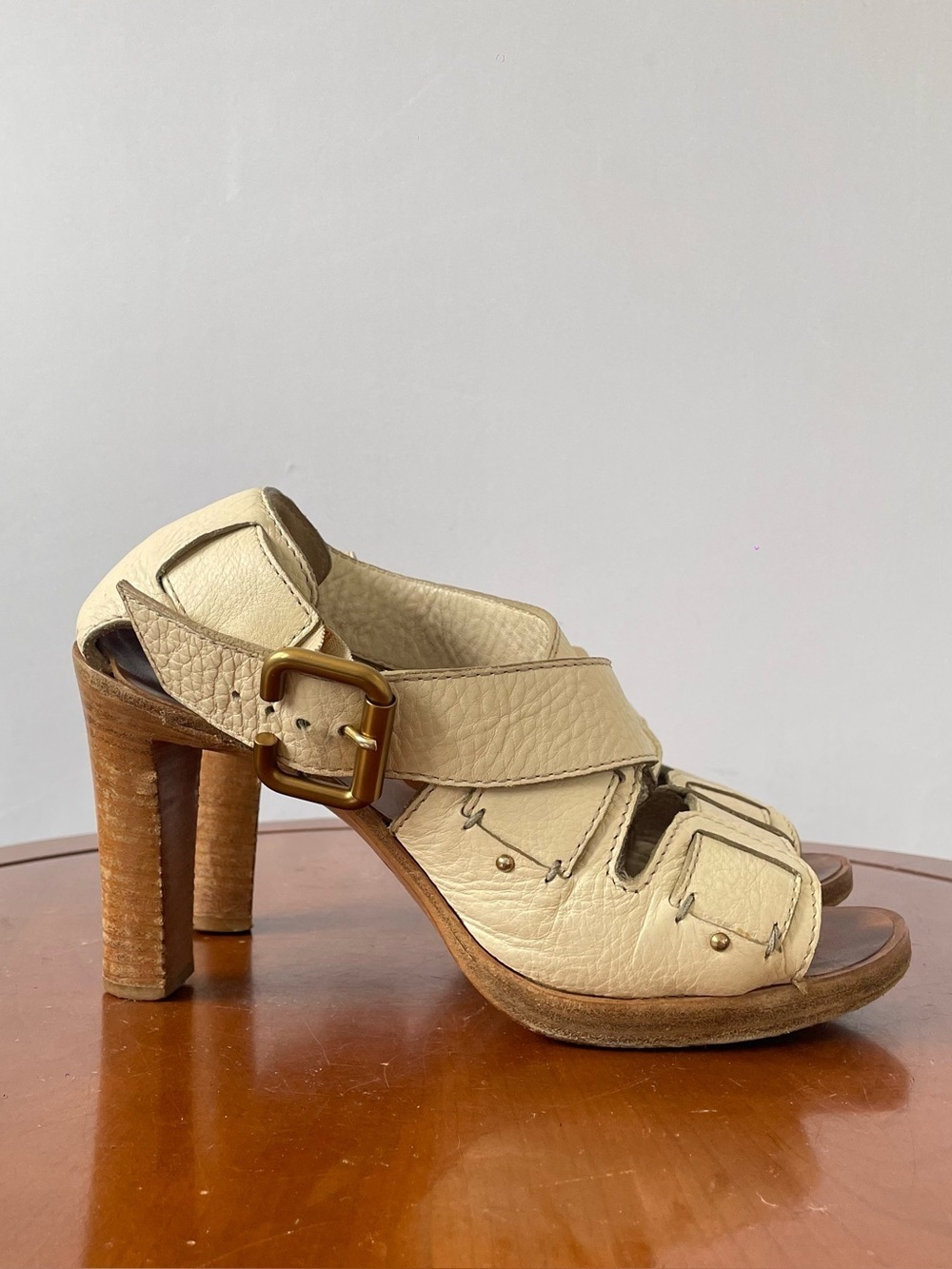 CHLOE Off-white Leather Platform Wooden Strappy Sandals | US 9
